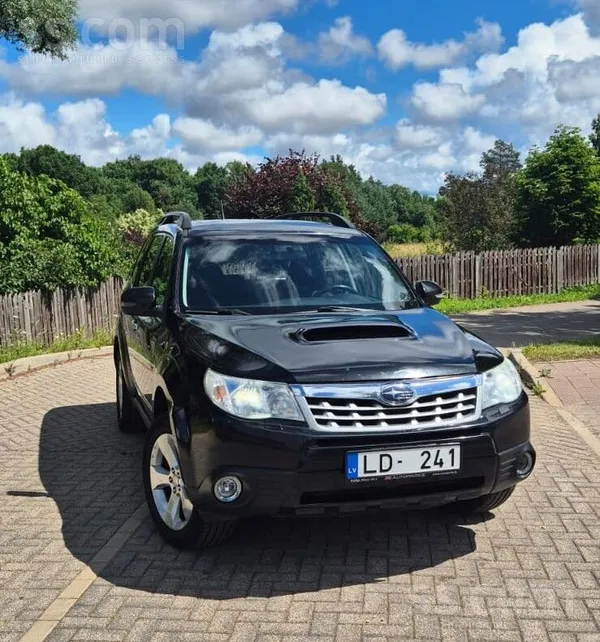 Subaru Drošs un ekonomisks auto, lieliskā komplektācijā, 