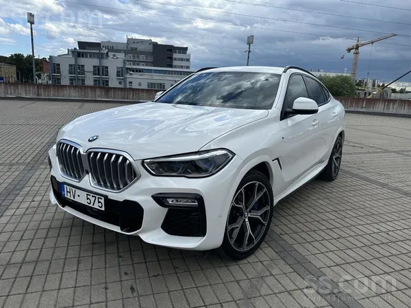 BMW BMW X6 xDrive 30d teicamā vizuālā un tehniskā stāv
