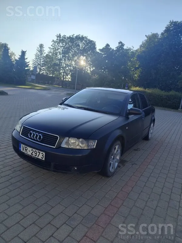 Audi Pārdod Audi A4.