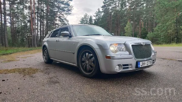 Chrysler Продам 300С 5.7 hemi бензин газ. Хорошее начало дл