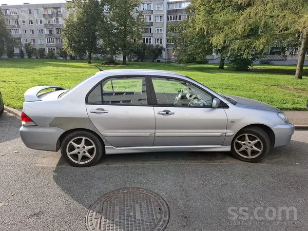 Mitsubishi Saņemta mantojumā. Braucoša, bremzes, apgaismojums