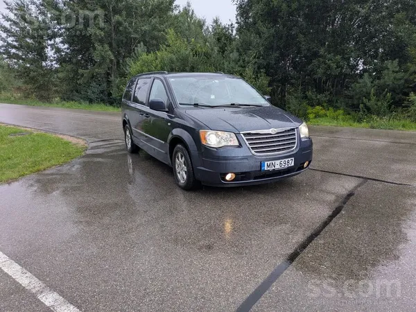 Pārdod Grand Voyager. Ir vizuāli defekti un rūsa. Motors un ātrumkārba strād