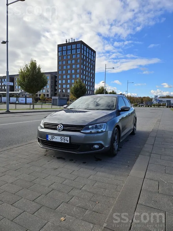 Volkswagen Куплена новой в Латвии, ТО до 07.27. 