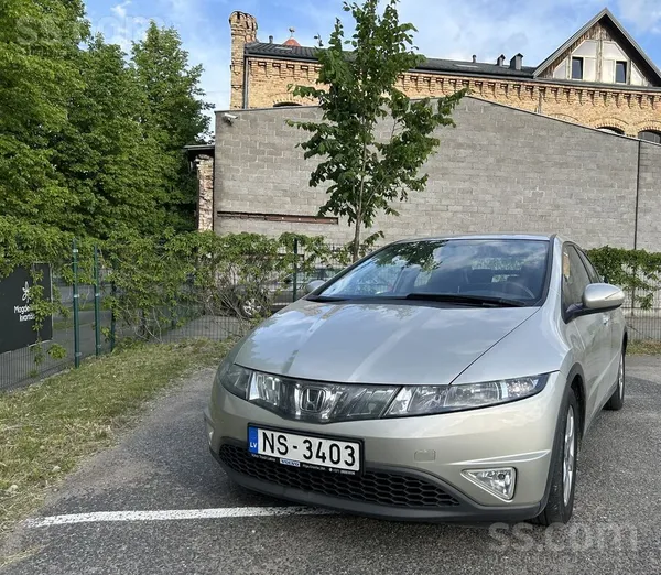 Honda Pārdodu labi koptu Honda Civic – uzticamu, ekonomi