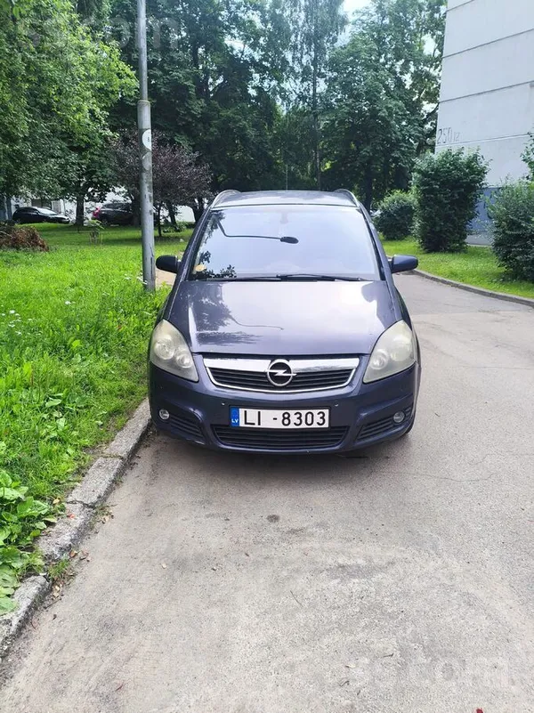 Opel Продаю хорошую рабочую машину, 7 мест. Механика 6 