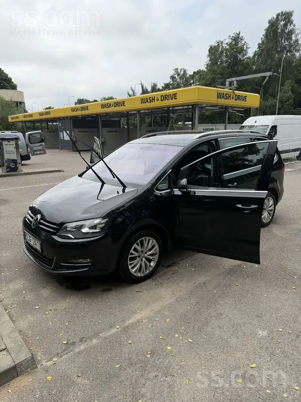 Volkswagen Pārdodu plašu un komfortablu ģimenes automašīnu. E