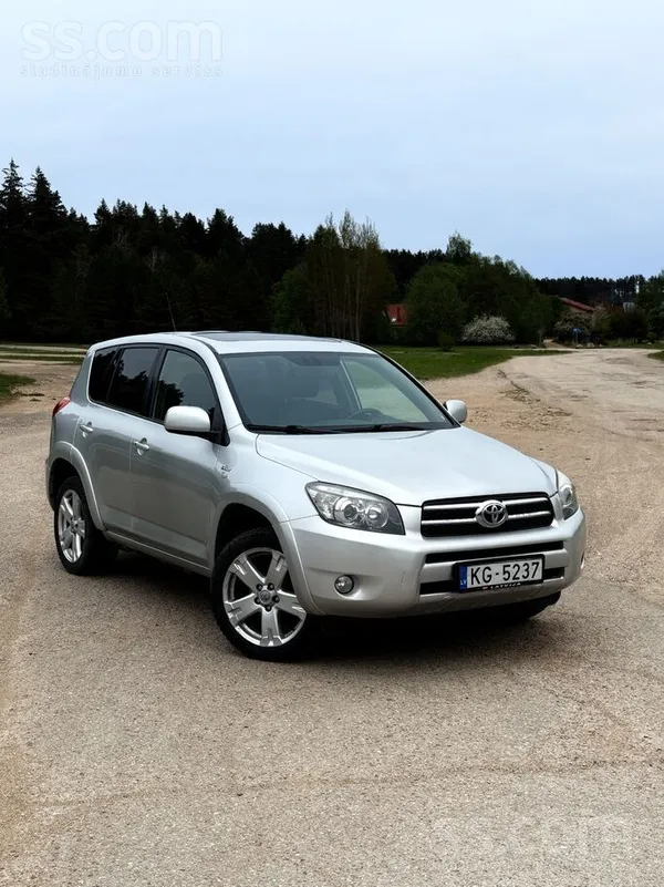 Toyota Ērts, ietilpīgs, ekonomisks, jaudīgs. 2.2 dīzelis 