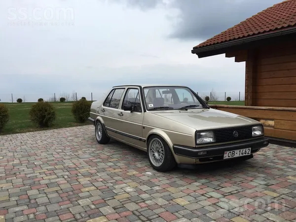 Volkswagen Pārdodas ļoti laba, vēl nemetināta jetta. 