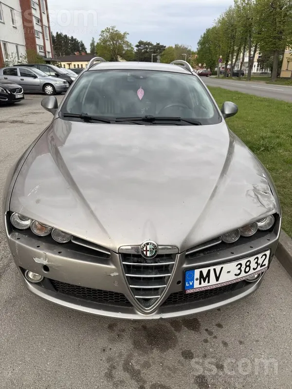 Alfa Romeo 159 Sportwagon, 1.9 dīzelis (Automāts) – Meklē saimnieku ar prasmīgām rokām. 
Pārdodu vizuāli un tehniski noguruš ...