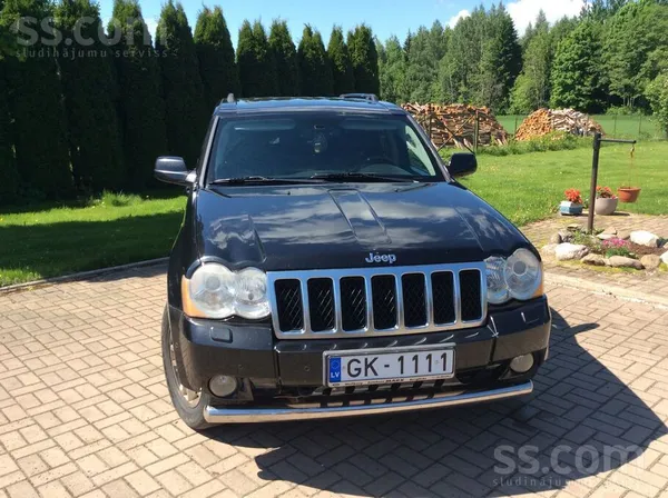 Jeep Motors sauss, bāka jauna, labā tehniskā stāvoklī. 