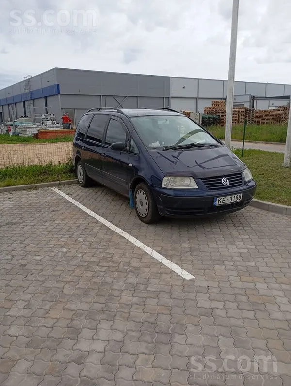 Volkswagen Labs auto. Skate jauna. Līdzi ziemas riepas uz dis