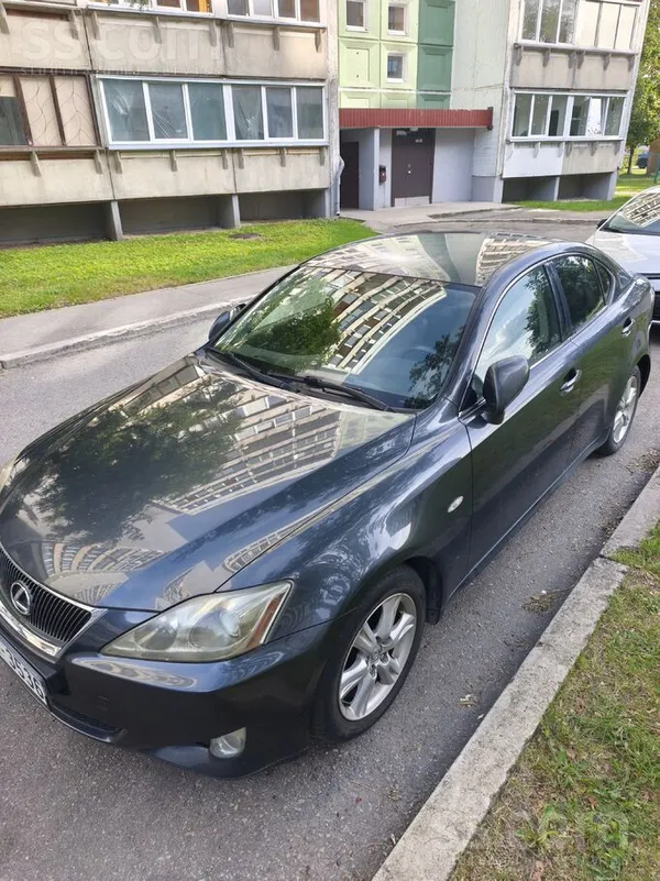 Продаю ухоженный автомобиль в очень хорошем состоянии

Автомобиль в отличн
