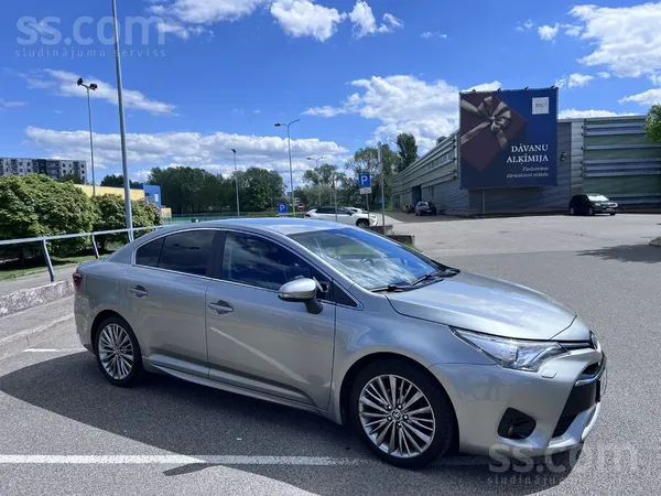 Toyota Продаю автомобиль в хорошем состоянии. Обслуживалс
