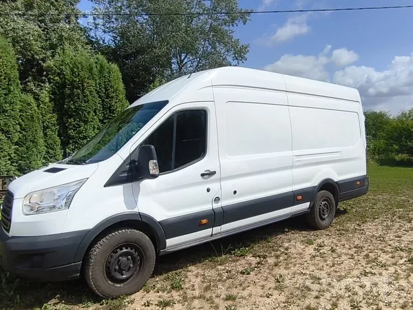 Ford Pārdod Ford Tranzīta kravas furgonu