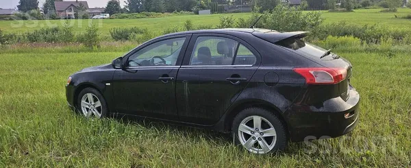 Mitsubishi Pardod ļoti dinamisku un ekonomisku ikdienas auto 