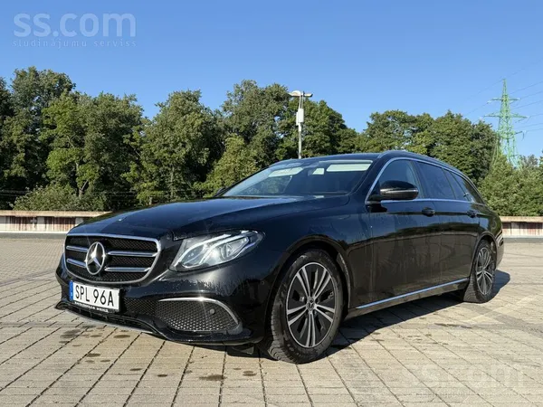 Pārdod Mercedes Benz E220 (2.0 D. , Adblue). 
Auto teicamā tehniskajā stāvo