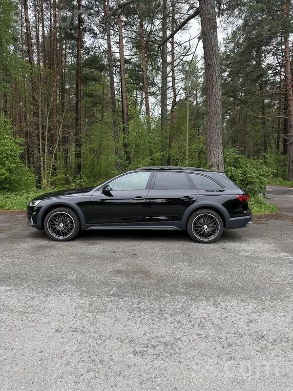 Audi A4 - 1
