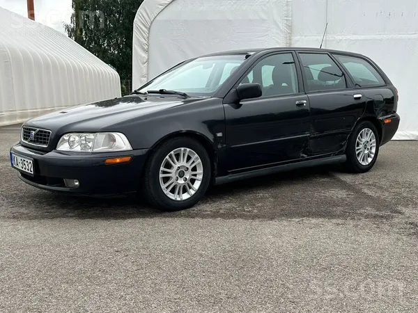 Volvo Pārdodas uzticams un ekonomisks universāls. Sēdies
