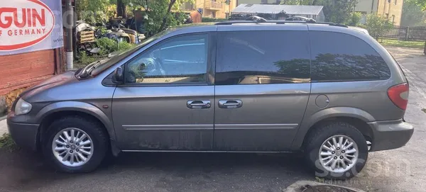 Chrysler Chrysler Voyager ar 7 sēdvietām. 