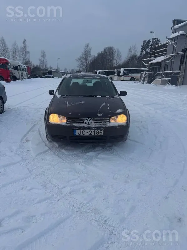 Сильных проблем нету авто в хорошем техническом состоянии ...