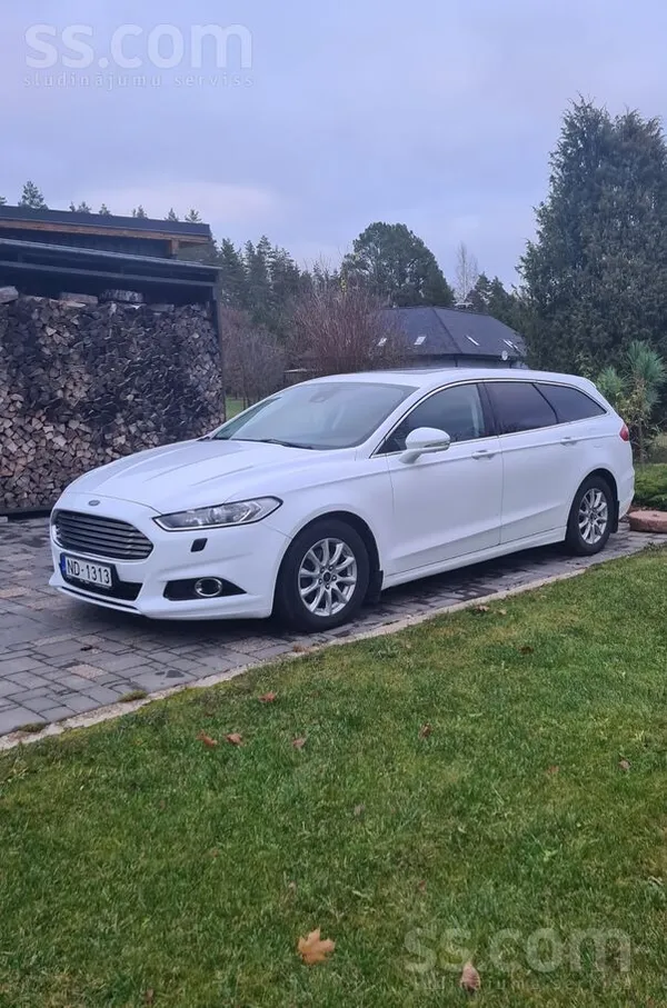 Ford Tehniski viss ok, sekots līdzi. uz virsbūves ir ak