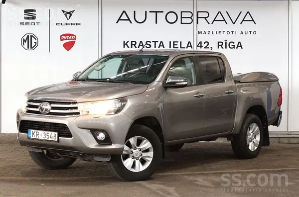 Piedāvājam Toyota Hilux Double Cab. 2.4 dīzeļa dzinējs. 110Kw/150Zs. Pilnpie