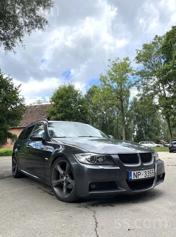 BMW 320