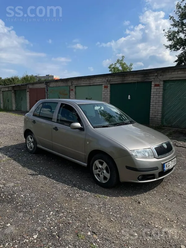 Skoda Pārdodu uzticamu auto ar svaigu tehnisko apskati. 