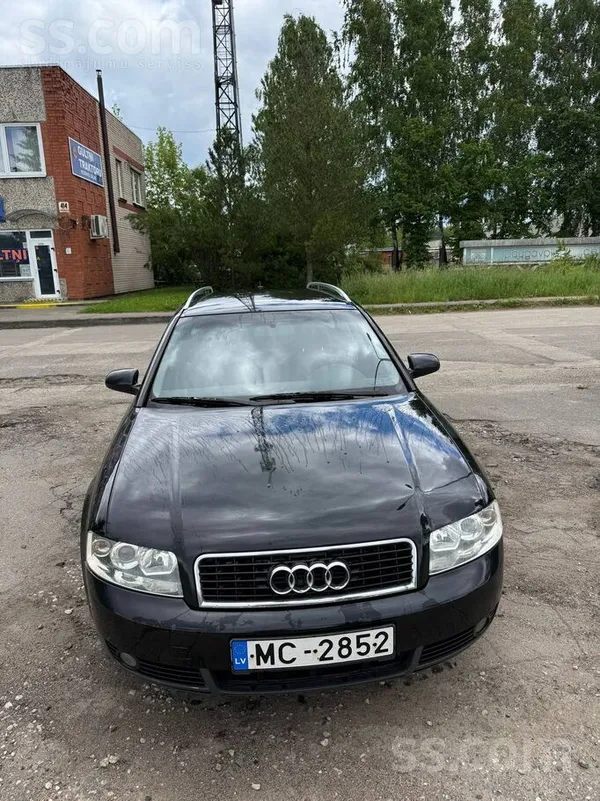 Audi Продаю Ауди А4 б6 2002 года. Мотор 1.9 тди 96 кw. 