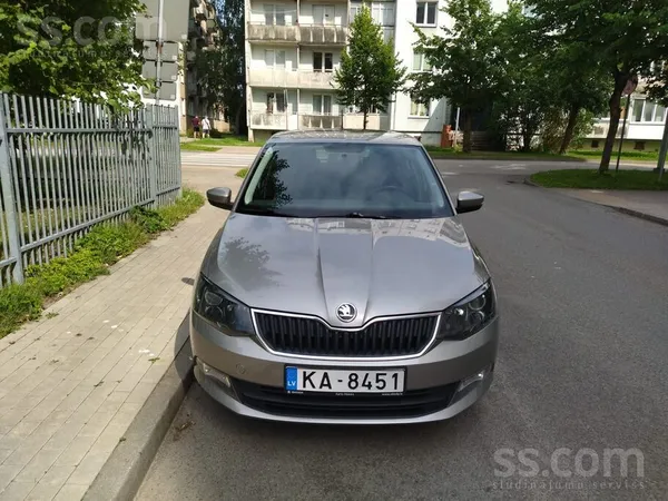 Skoda Pārdod automašīnu lieliskā tehniskā un vizuālā stā