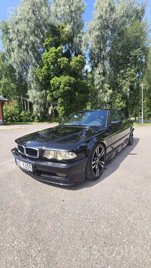 Auto priekš vasaras. Eļļas, filtri samainīti. Kārbā ēļļa samainīta, slēdzas