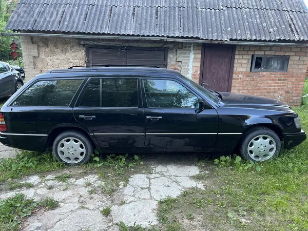 Mercedes Pārdod W124 3.0D OM 606