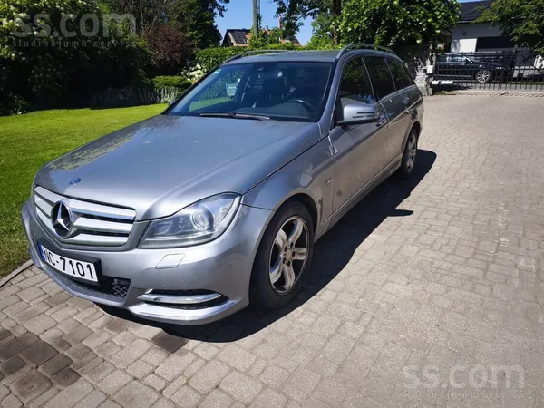 Mercedes Tirgojas labs MB C220. Apkopes veiktas laicīgi. Īs