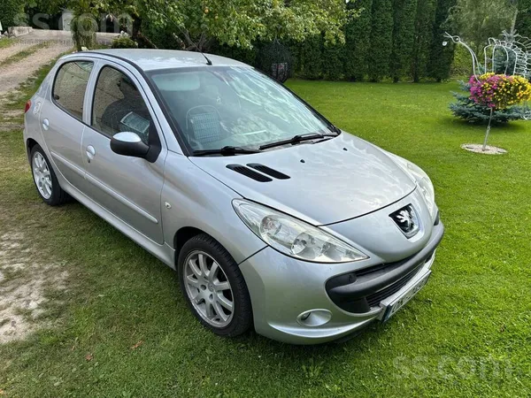 Peugeot Pārdodu labu automašīnu, kas pus gadu atpakaļ tika