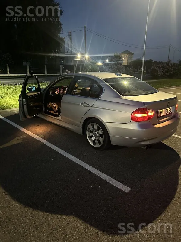 BMW Steidzami. 