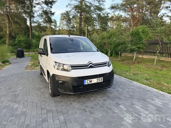 Citroen Pārdod Citroën Berlingo ar 1.2 benzīna dzinēju. 