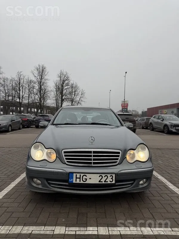 Mercedes Pārdodu. 