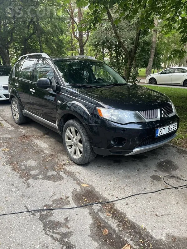 Pardod Mitsubishi Outlander 2, 2 dizelis, 2008 g, laba stavokli ar TA, divi