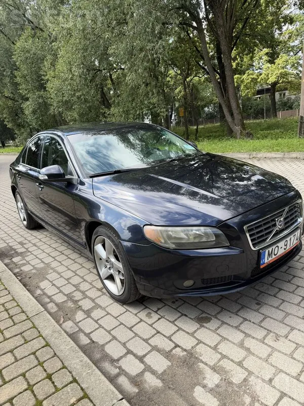 Volvo Līdzi došu MS riepu komplektu Mašīna ir ļoti labā 