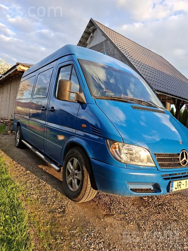 Mercedes Tehniski laba stāvoklī. Par ceļu nav jāmaksā. Kond