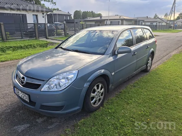 Opel Pārdodu opel vectra station wagon ar benzīna dzinē