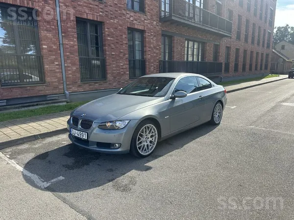 BMW BMW 325i Kupeja (E92)