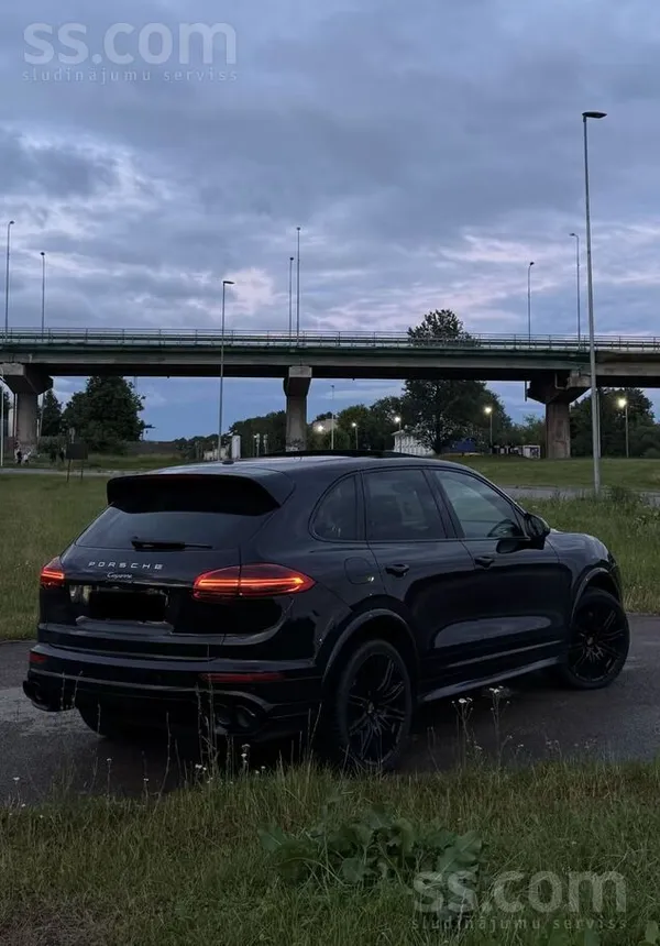 Porsche Pārdodu Porsche Cayenne 2015.gada, 3.0 dīzelis
