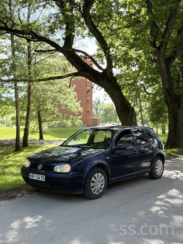 Volkswagen Pārdodu golfiņu. Sēdies un brauc. 