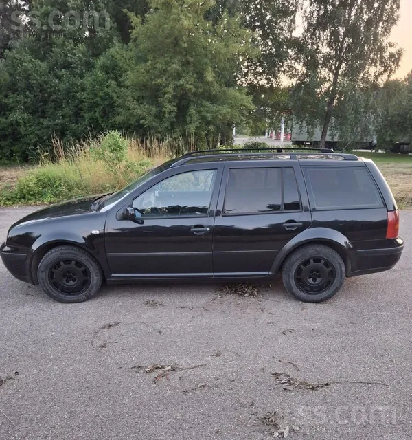 Volkswagen Pārdodu uzticamu un ekonomisku VW Golf 4.Aprīkotu