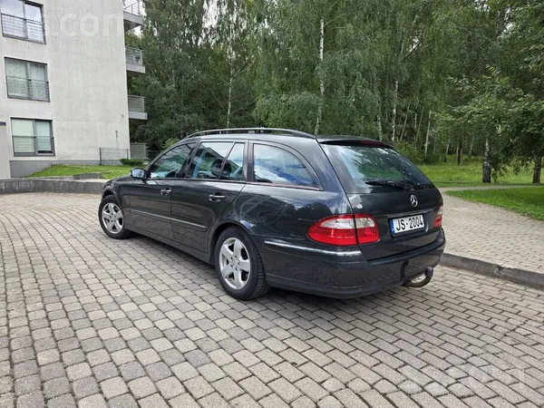Pārdod Mercedesu, vecais labais 5 cilindru rindas motors ar mehānisko Ātrumk
