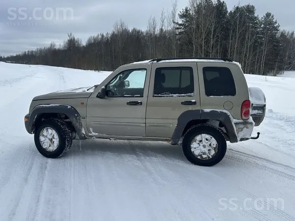Tiek pārdots Jeep Cherokee, ar jaunu tehnisko apskati un nomaksātu nodokli. Labs un vienkāršs lietošanā. Pārdodas jo tika ieg ...