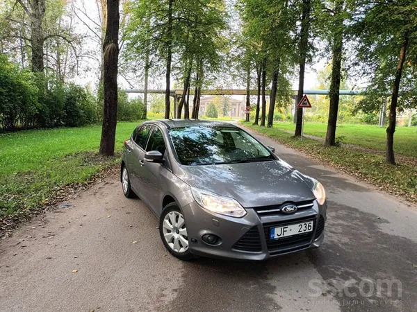 Ford Tiek pārdots Ford Focus 2013 gada. Mašīna kopta un
