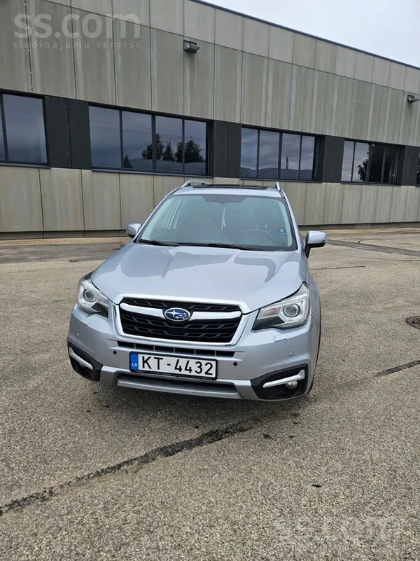 Subaru Automašīna labā tehniskā un vizuālā stāvoklī. 