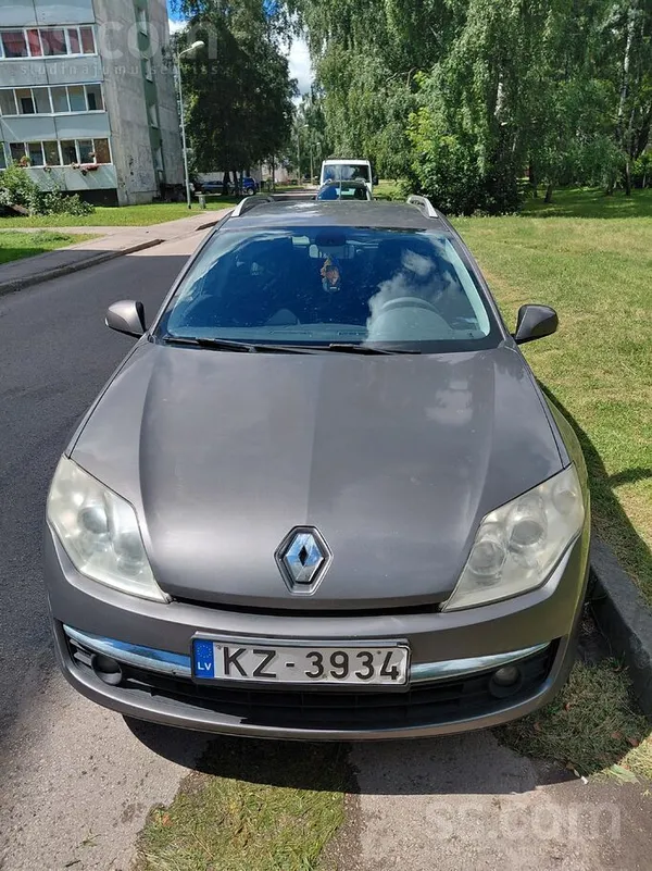 Renault Продаётся машина с хорошей комплектации, есть дефе